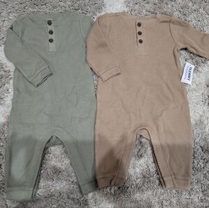 *NEW set of 2 Old Navy thermal pj's 3-6 mos